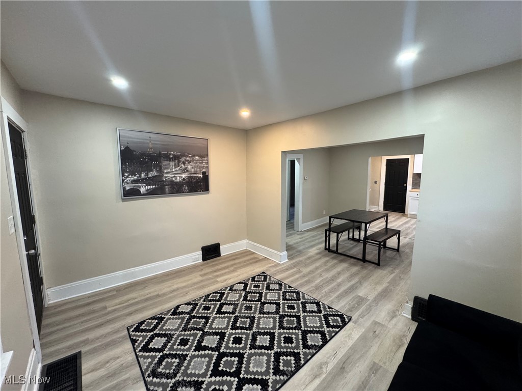 14910 Kingsford Avenue