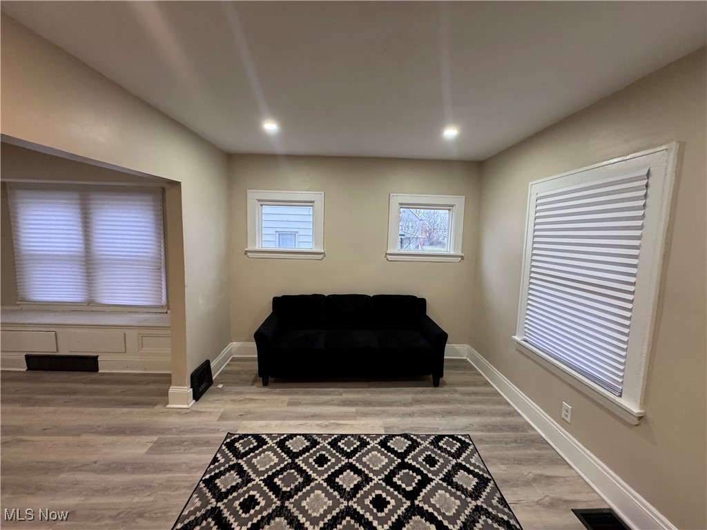 14910 Kingsford Avenue