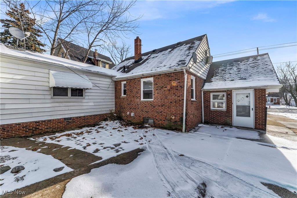 Photo of 27681 Lake Shore Boulevard, Euclid, OH 44132 (MLS # 5177840)