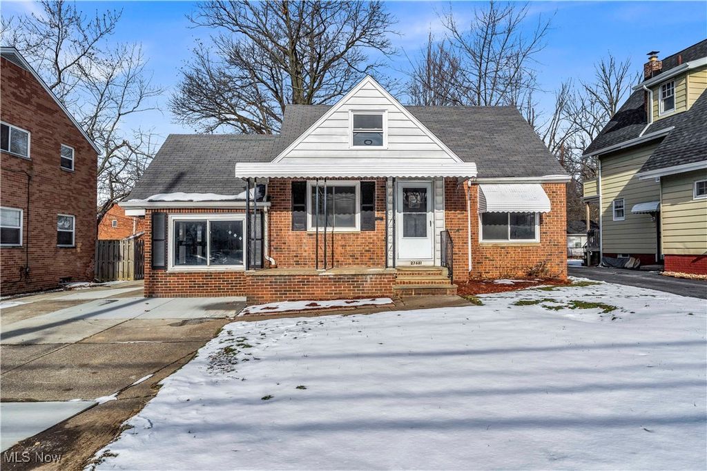 Photo of 27681 Lake Shore Boulevard, Euclid, OH 44132 (MLS # 5177840)