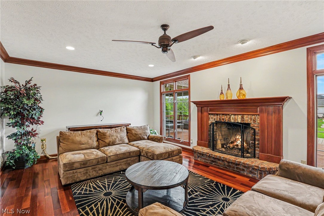 6291 Maypine Farm Boulevard