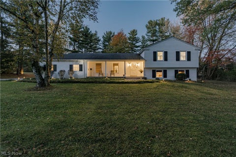 Photo of 32499 Pinetree Road, Pepper Pike, OH 44124 (MLS # 5254661)
