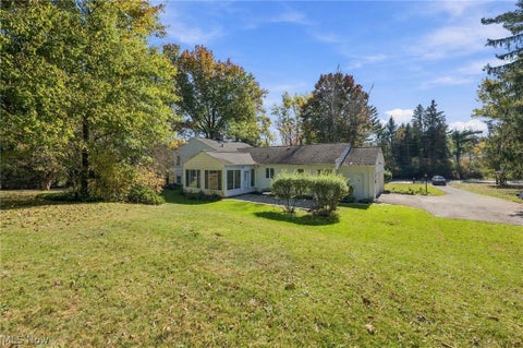 Tiny photo for 32499 Pinetree Road, Pepper Pike, OH 44124 (MLS # 5254661)