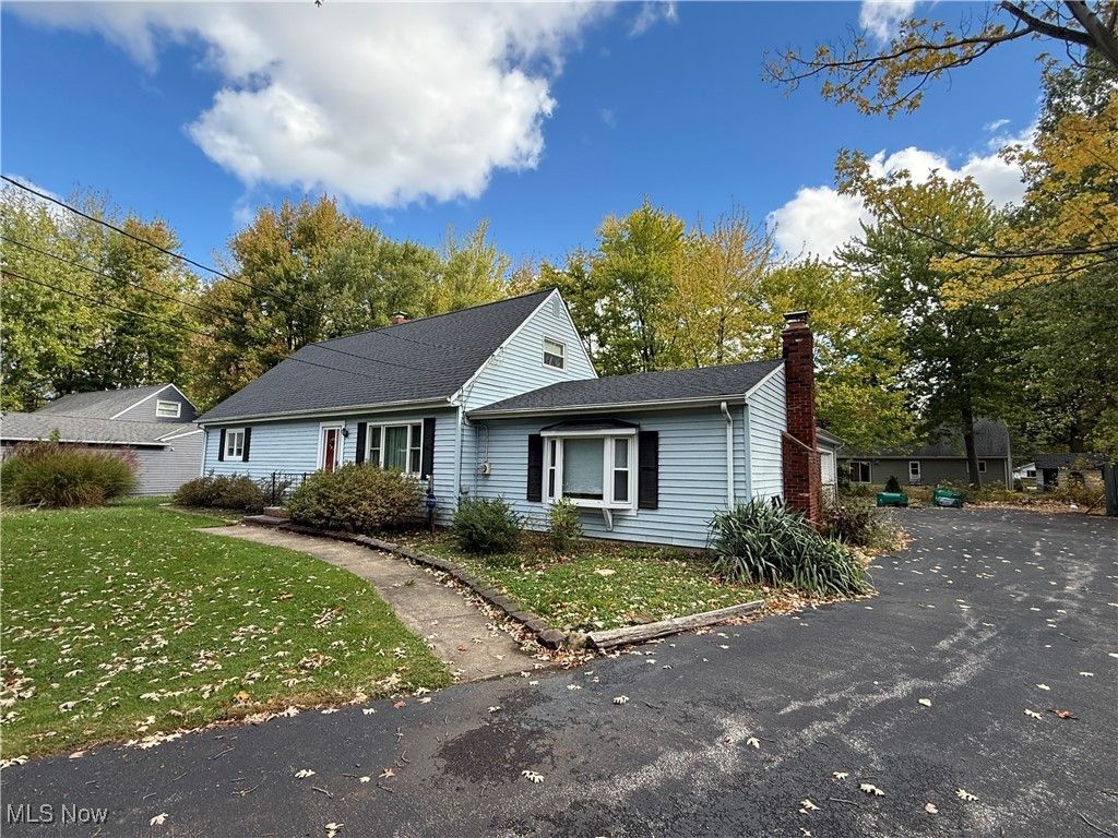 Photo of 6539 Mentor Park Boulevard, Mentor, OH 44060 (MLS # 5165691)