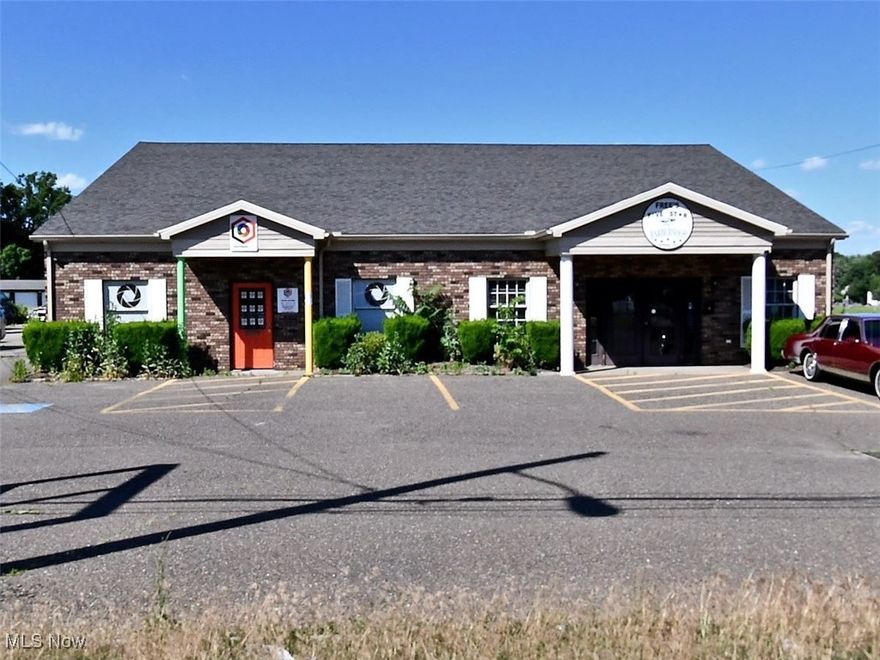 PRIME LOCATION! Commercial 2 unit building now available for Lease or Sale in an excellent location in Warren/Howland, Ohio. This 3,600 sq. ft. building has it's own private parking lot and sits right on the heavily trafficked Youngstown Road. The building is currently leased to a Dance Studio and State Farm Insurance.