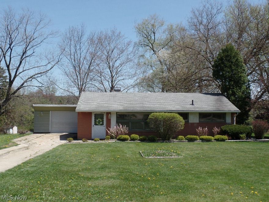 LIVE AUCTION to be held on site, Saturday July 16th at 11:00am. TERMS ON REAL ESTATE: $5,000 certified funds required the day of auction in order to be eligible to bid. A buyer's premium of 10% will be added to the final bid to establish the purchase price. Closing to take place within 60 days. All information contained herein was derived from sources believed to be accurate but not guaranteed.