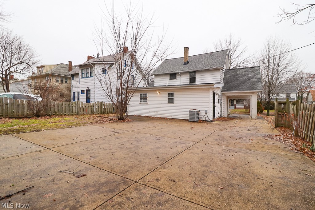 Charles A Posts Uplands - Residential