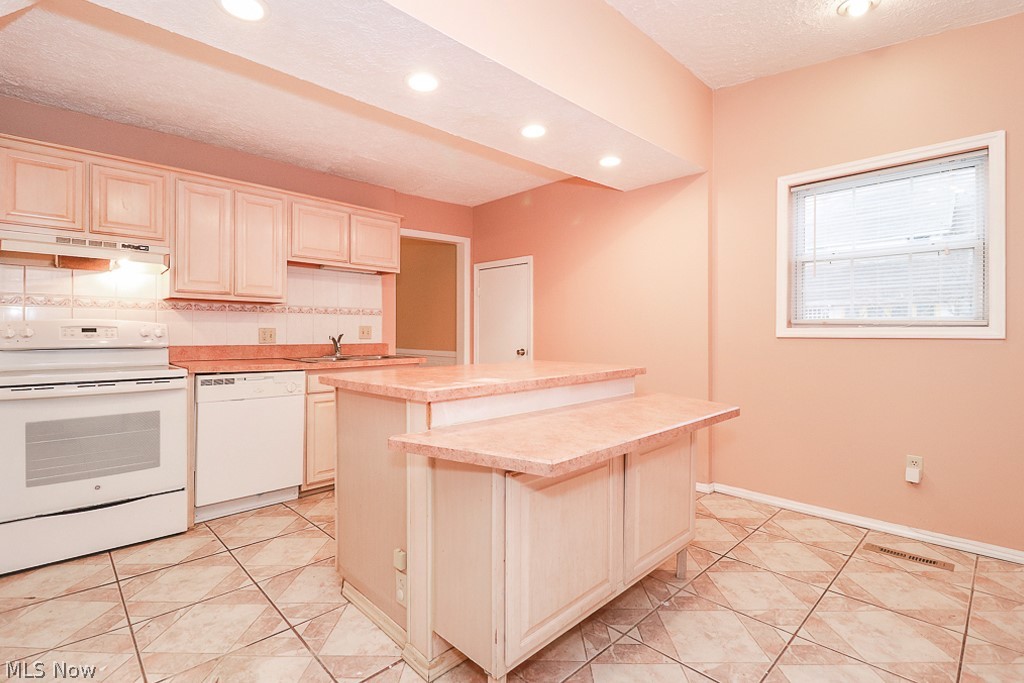 Charles A Posts Uplands - Residential