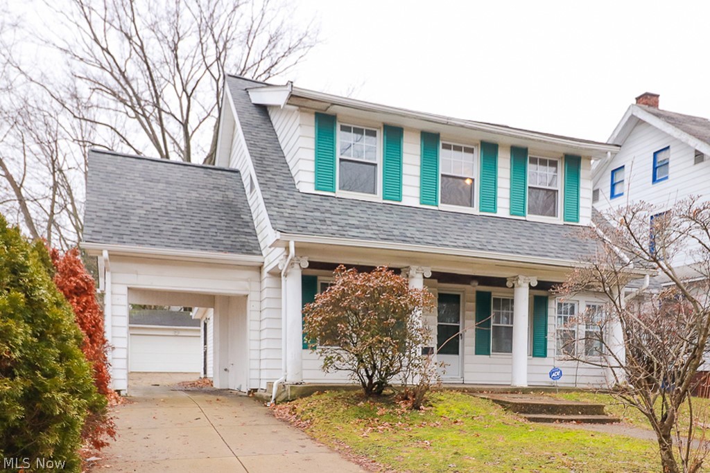 Charles A Posts Uplands - Residential