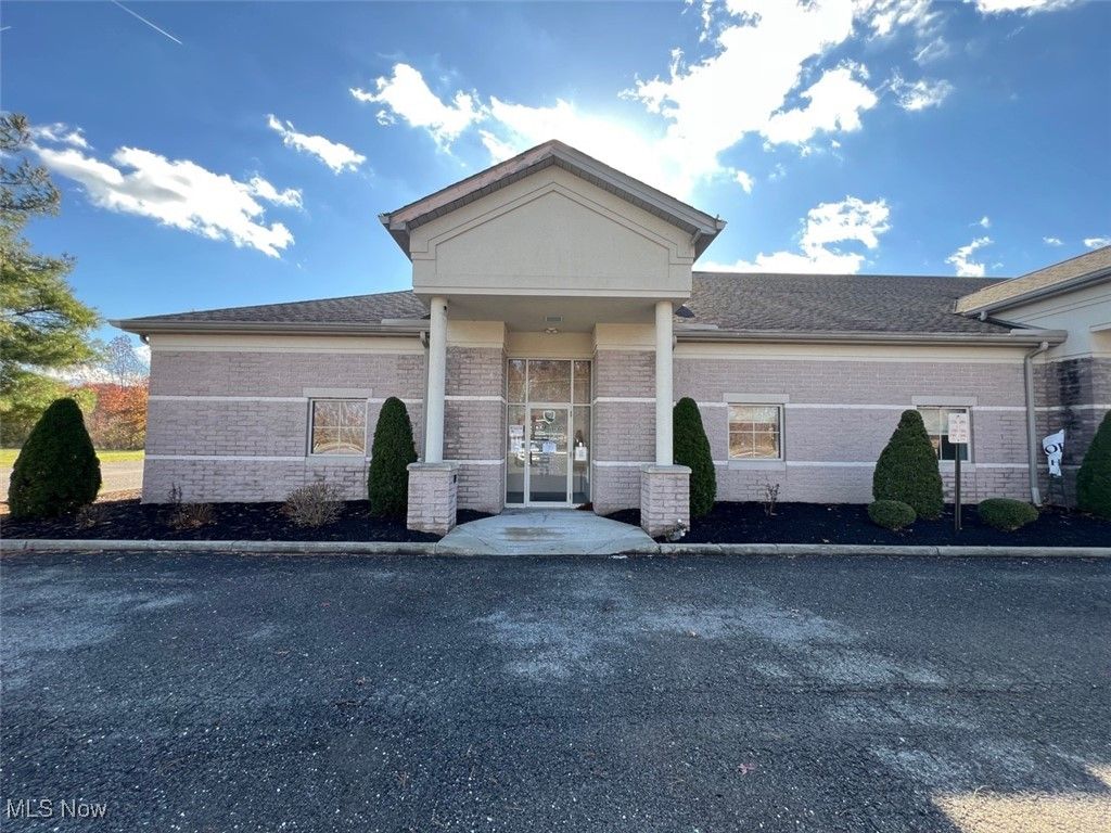 Photo of 5401 Ashley Circle, Youngstown, OH 44515 (MLS # 5177535)