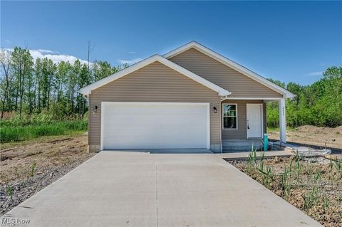 1928 E 41st Street, Lorain, OH 44055 - #: 5159970