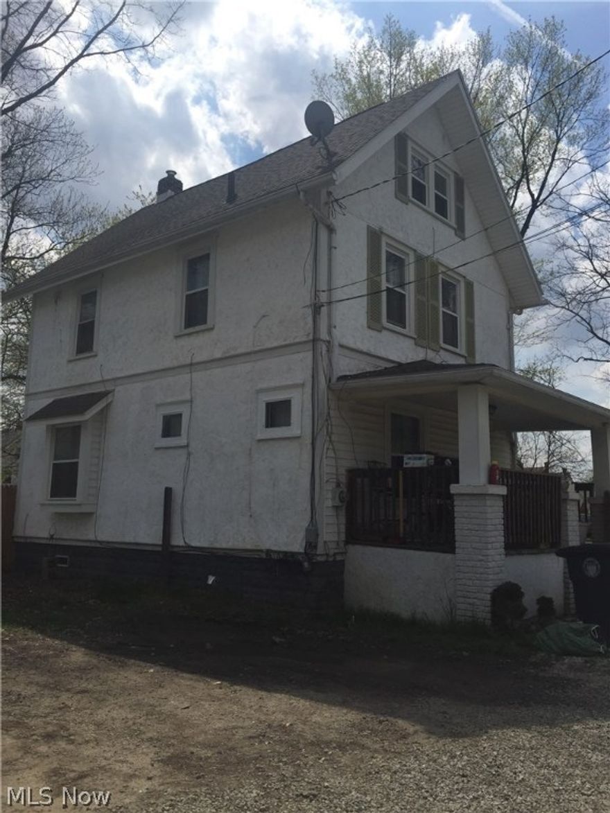 Huge Investment Opportunity!  Home is currently rented sec for $860 a month and has tons of updates.  Motivated Seller selling 12 Single Family Homes that have great cash flows.  Willing to sell individually or as a package.  Contact Listing Agent for more info.  Please DO NOT DISTURB Tenants or Trespass on property,  Showing appointments must be scheduled through Listing Agent. 48 hour Notice to Show.   No Sign.
see MLS # 's  3800740,3800481,3800684,3800688,3800696,3800705,3800717,3800729,3800751,3800668,3800725,3800746.