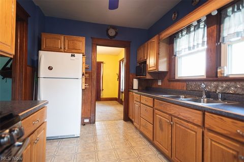 Tiny photo for 33 N Hartford Avenue, Youngstown, OH 44509 (MLS # 5196315)