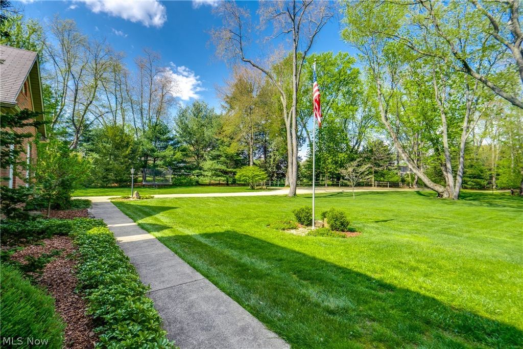 Photo of 5137 Plain Center Avenue NE, Canton, OH 44714 (MLS # 5203797)