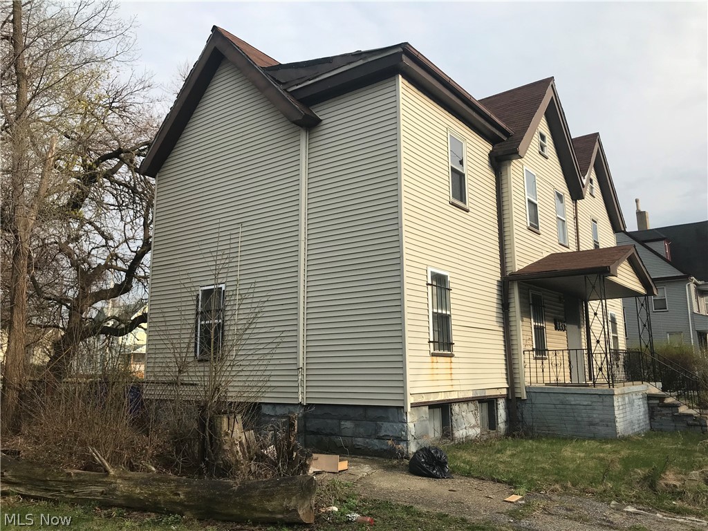 Bower & Bracks Sub - Residential Income