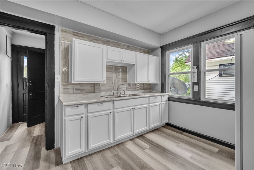 Attention investors! Welcome to this beautifully renovated, turn key duplex in the heart of the Mt Pleasant neighborhood. Entire house renovated in 2023. Up unit is 4 bed/ 2 bath, Down unit is 2 bed/ 1 bath. Ideal for a savvy investor to just sit back and collect rents! Potential gross income of over $34,000 annually! 18%+ ROI! Act fast, this property won't last long!