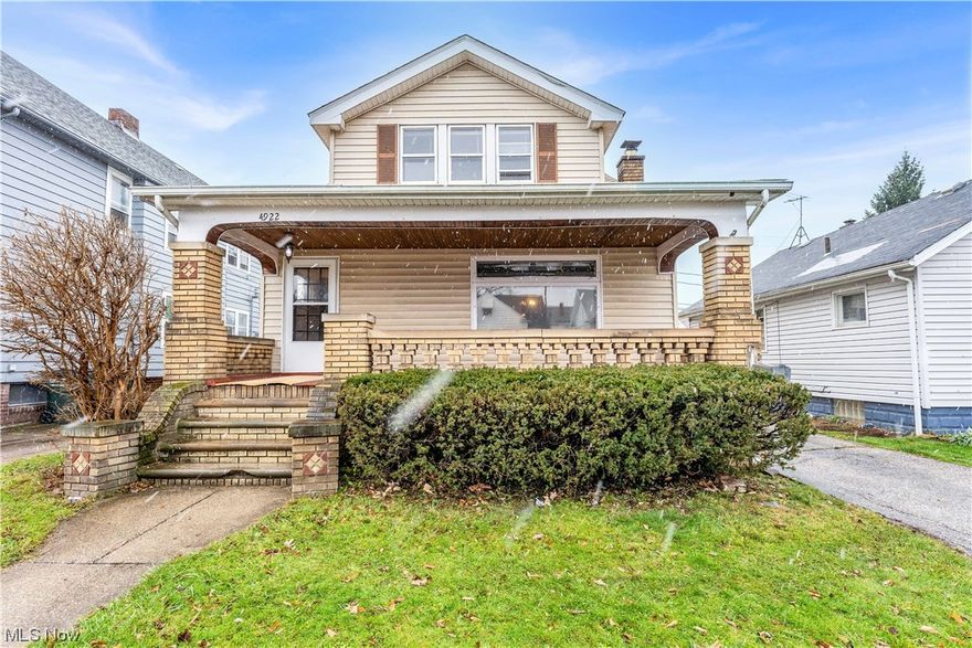 4922 E 107th St, Garfield Heights - Spacious 4 bed 2 bath single family home! //

$ 1235 rent / $ 1235 deposit //
$49 application fee per adult //
1-2 pets OK with approved PetScreening and PetFee.(Some breed restrictions apply per HUD guidelines). //
NO SMOKING //
1 time $149 non-refundable set up fee paid at lease signing //

$30/month required resident benefit package; can include personal property/liability insurance for an additional $5/month for $35/month total. //

All applicants are required to fill out a PetScreening application, found on our website/app before being processed. Even if you have NO pets - this app must be filled out. 1-2 pets OK w/ approved PetScreening & PetFee (Some breed restrictions apply). 1 time, non-refundable pet fee of $200-500 per animal applies to all pets & must be paid prior to or when you pay your 1st month rent. (No fee for qualified assistance animals) //

Our application is processed through secure site: Findigs. They require ID & income verification. Without this, your app will not be processed. They offer 24/7 chat support on their app directly if you have any questions //

BEDROOMS: 4
BATHROOMS: 2 
APPLIANCES PROVIDED: Fridge, stove and dishwasher
UTILITIES / RESIDENT RESPONSIBILITY: Residents are responsible for all utilities including: water/sewer/trash, gas & electric and are responsible to maintain lawn care, maintenance & snow removal. Serious inquiries only.