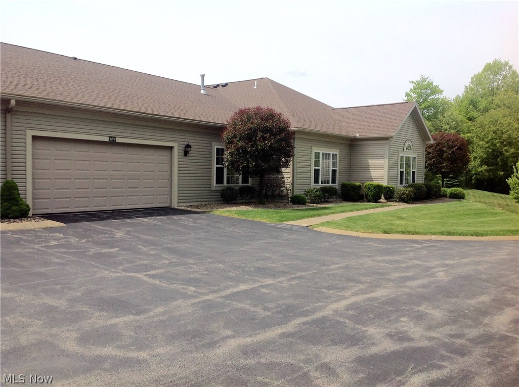 Clingan Xing Condo - Residential