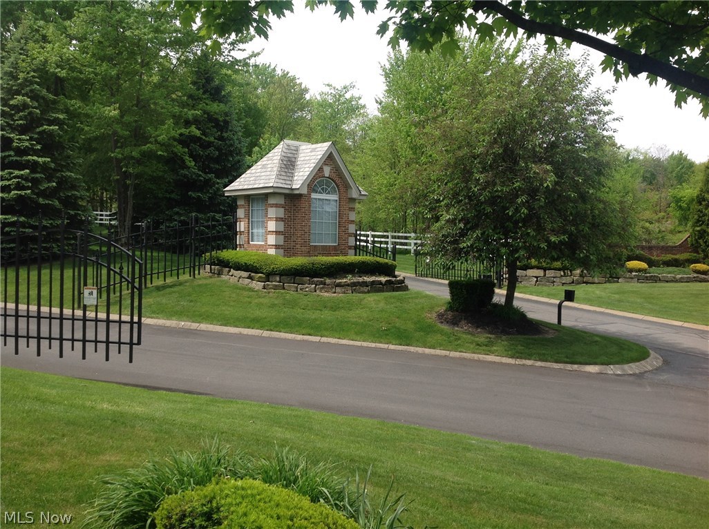 Clingan Xing Condo - Residential