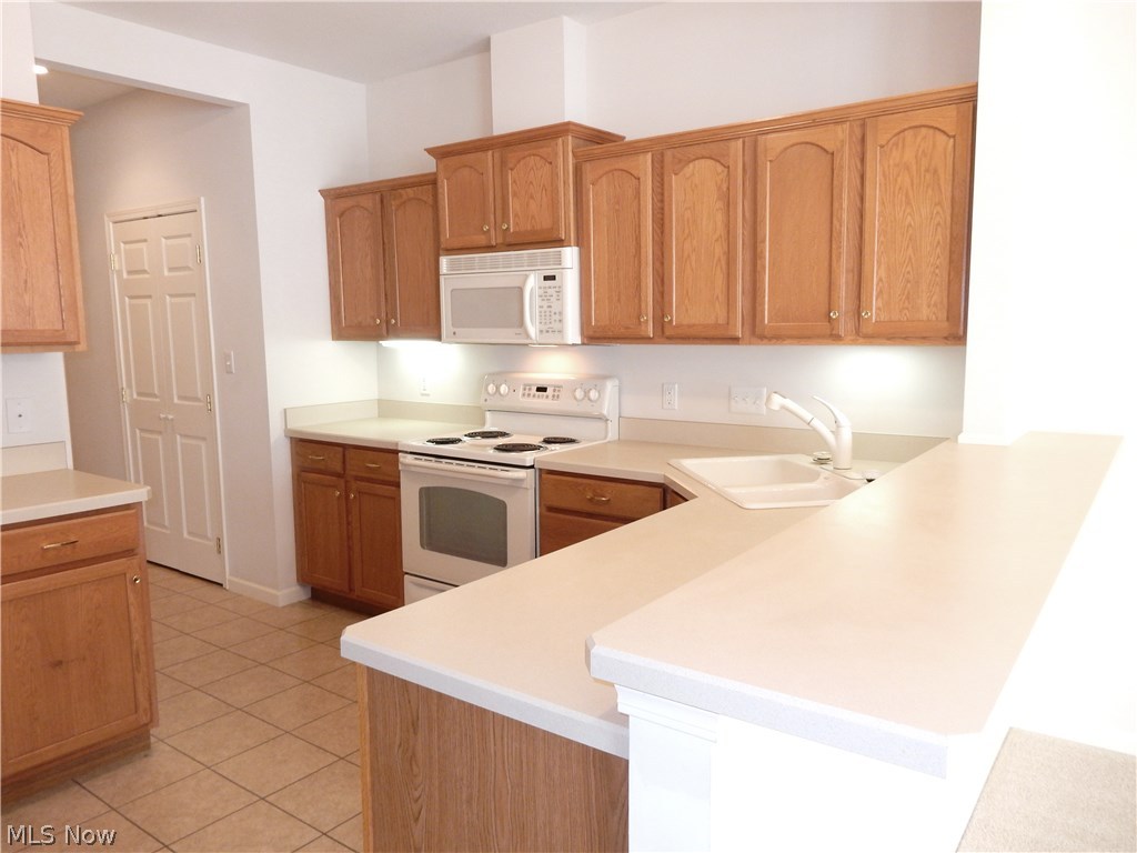 Clingan Xing Condo - Residential