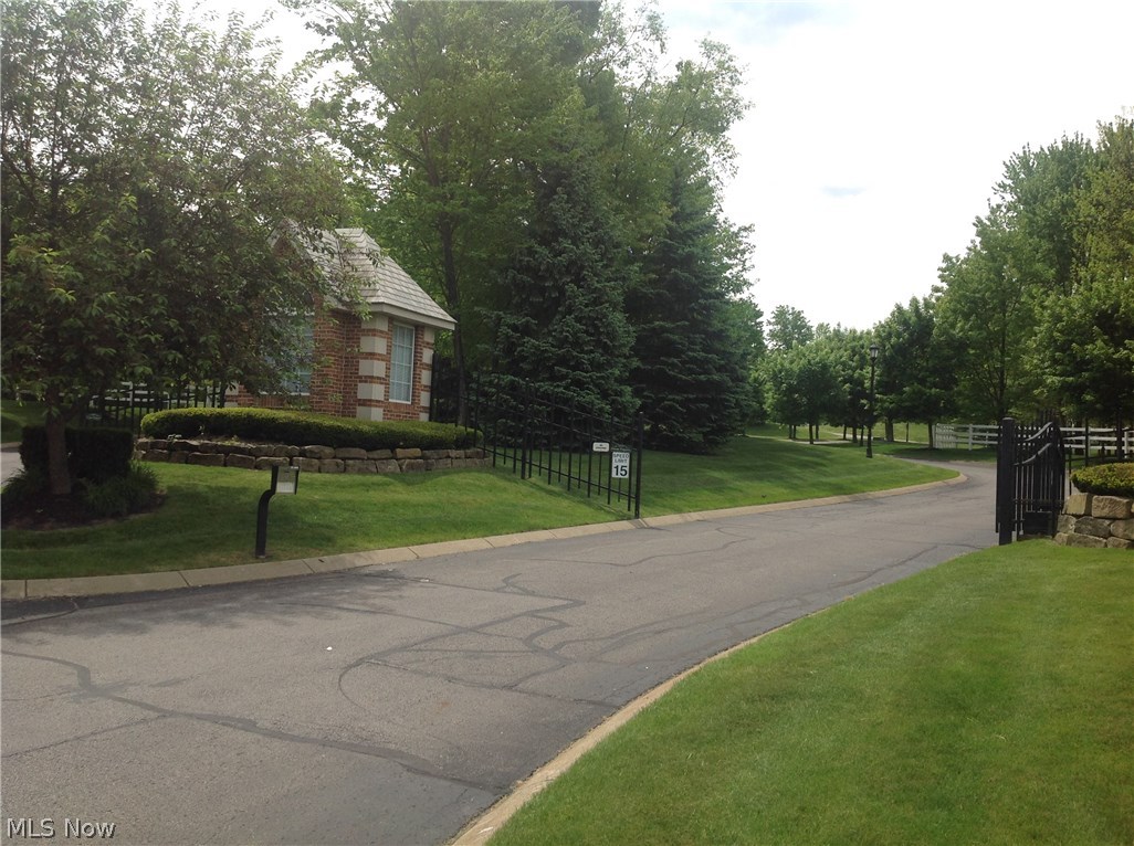 Clingan Xing Condo - Residential