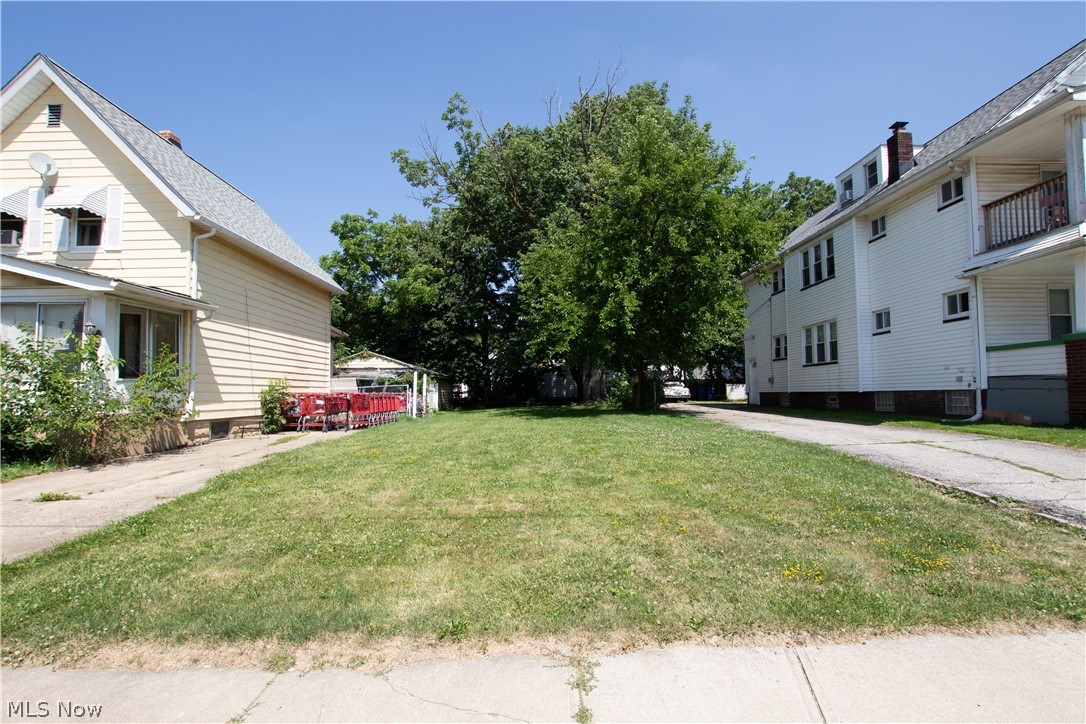 2185 W 105th Street