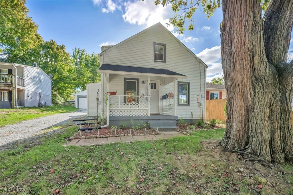 Photo of 1328 Alphada Avenue, Akron, OH 44310 (MLS # 5164807)