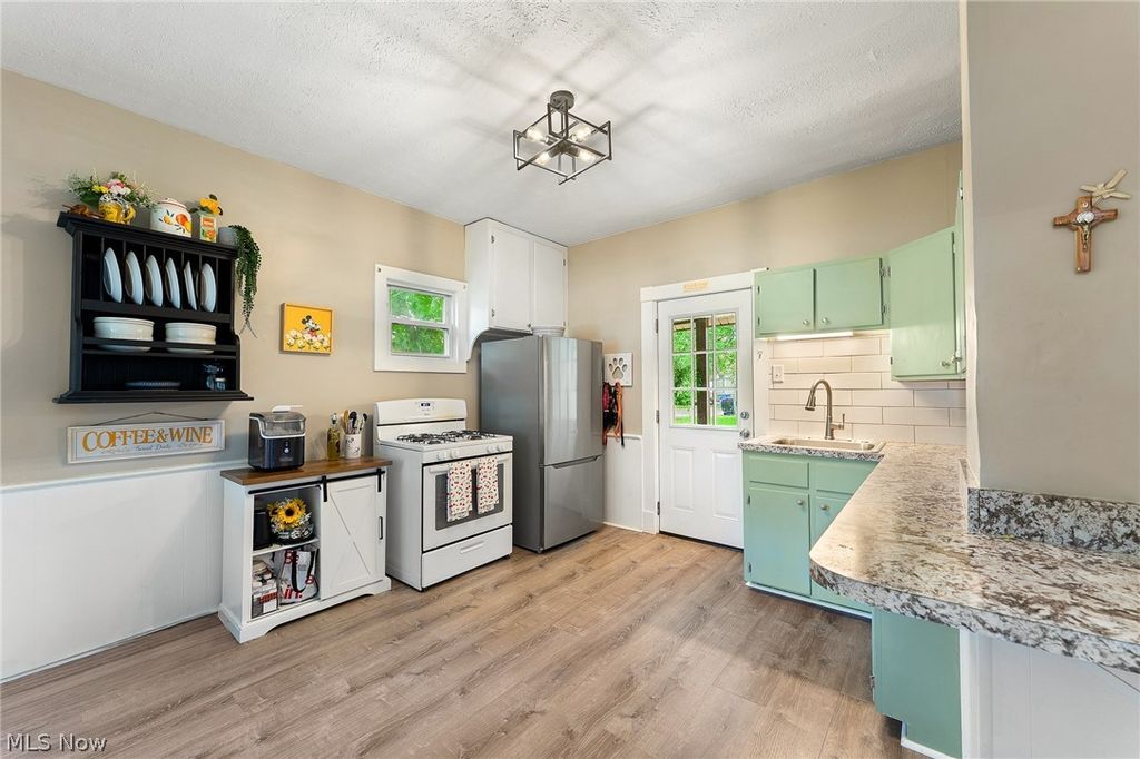 Photo of 111 E Liberty Street, Girard, OH 44420 (MLS # 5209290)