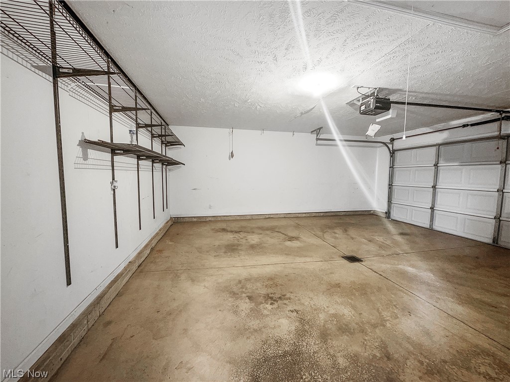 Falls Pointe Clstrs Ph 01-B3-B - Residential