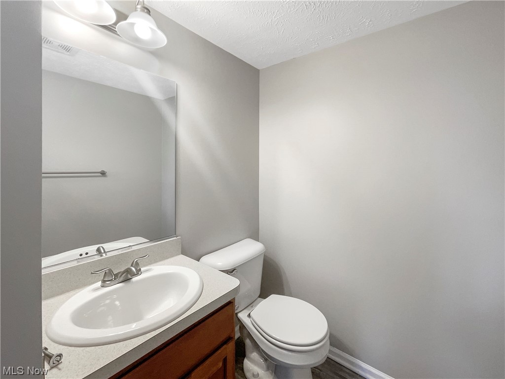 Falls Pointe Clstrs Ph 01-B3-B - Residential