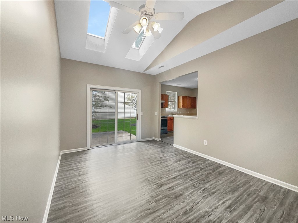 Falls Pointe Clstrs Ph 01-B3-B - Residential