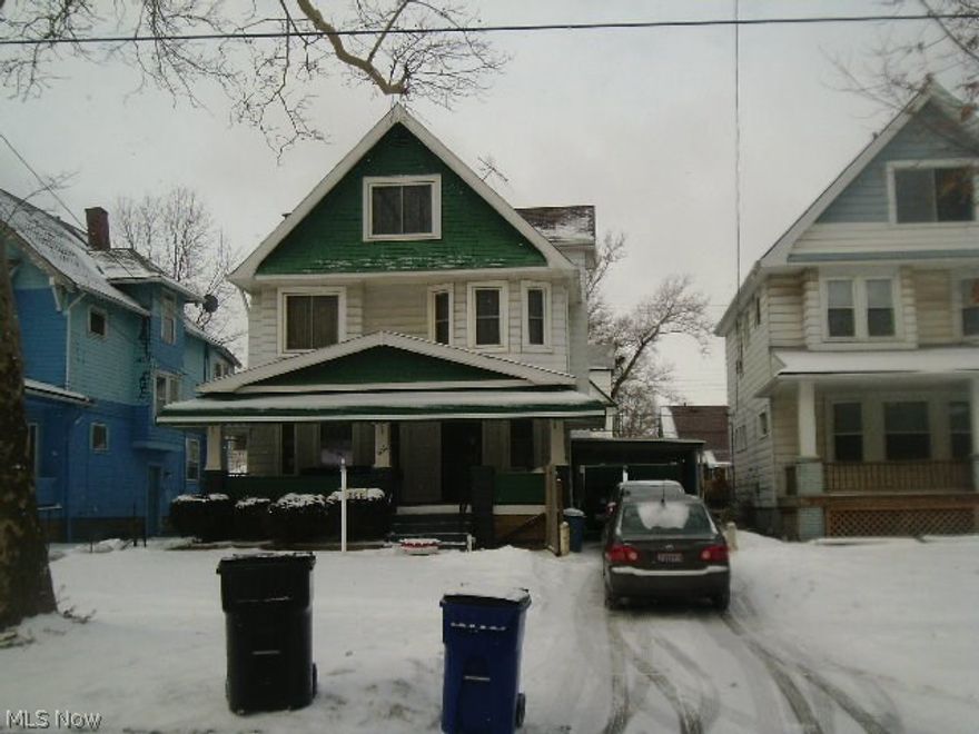 4 Bedroom Colonial, 1 Car Garage, Central Air, Carpeted throughout, Large Kitchen, Rec Room, Finished Attic. This property shows well!