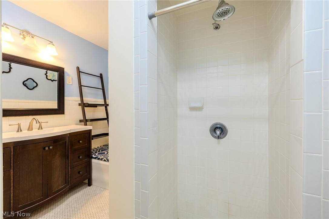 Reindeer Condo - Residential