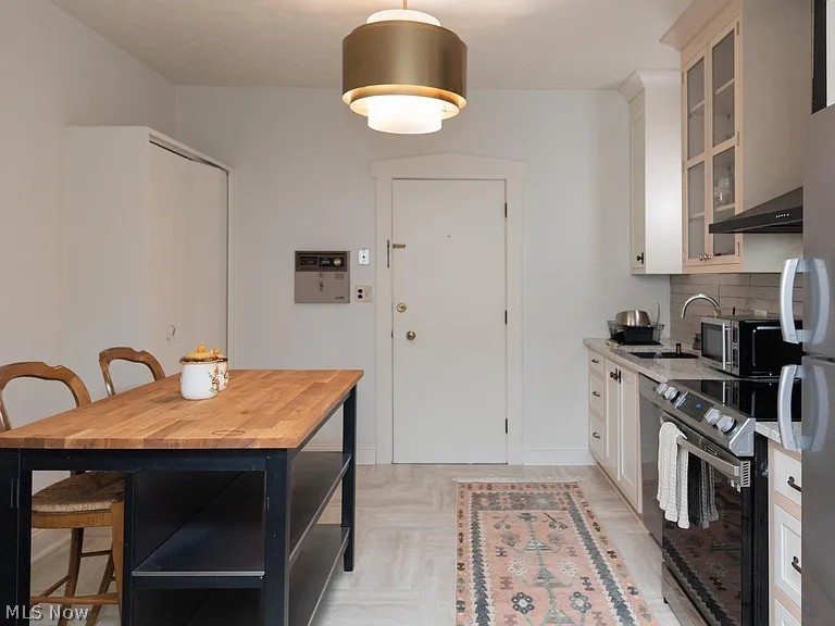 Reindeer Condo - Residential