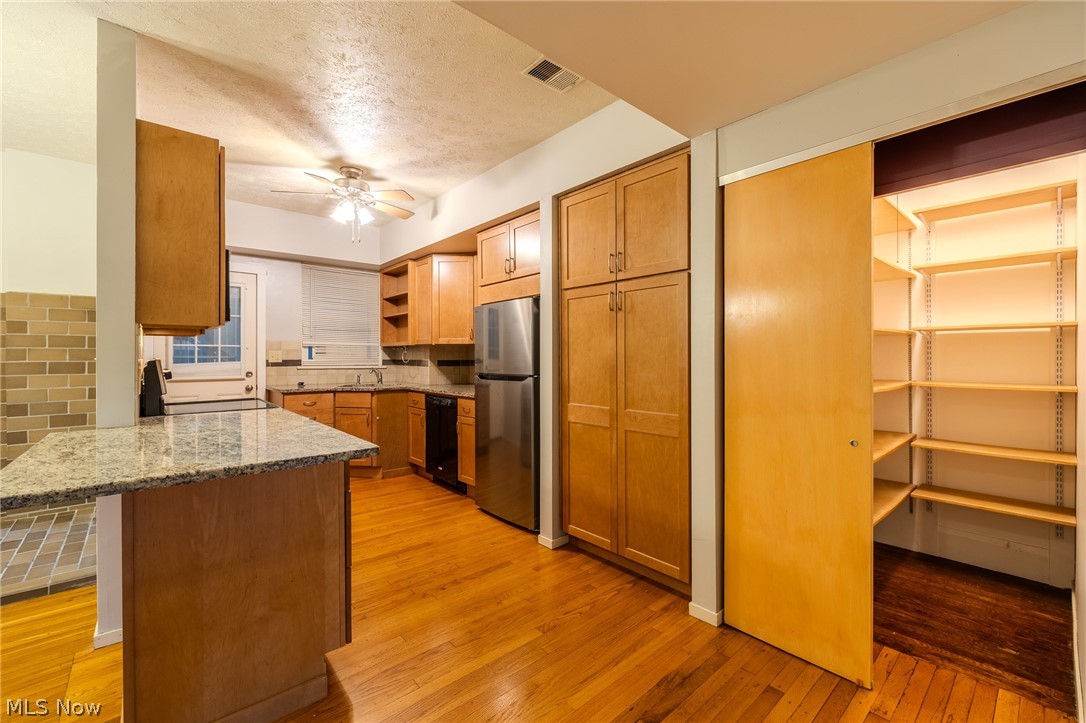 Reindeer Condo - Residential