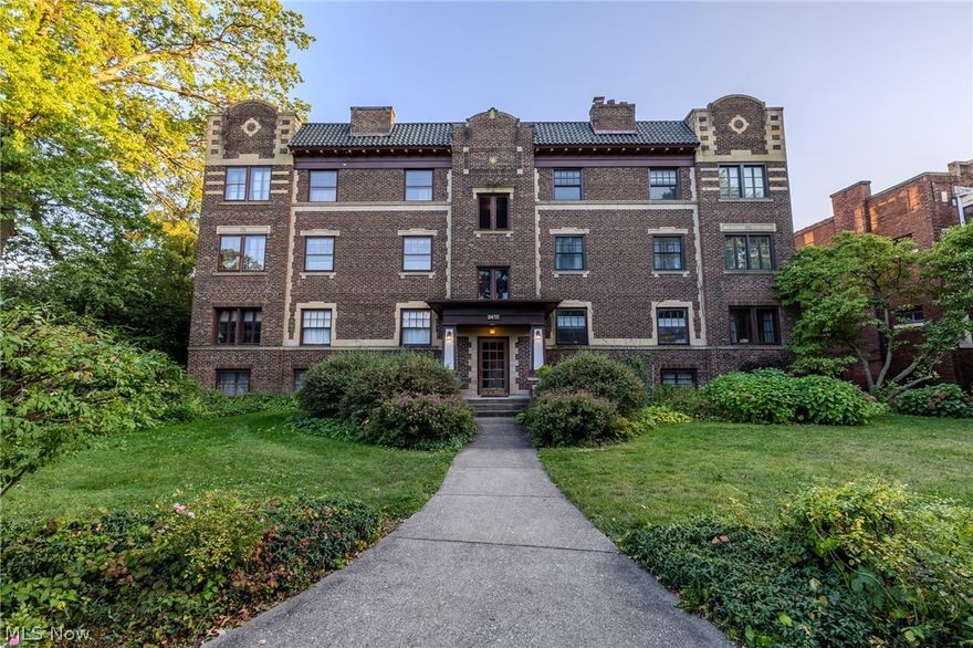 Your search is over. Are you looking for an amazing condo in the heart of Cleveland Heights? This awesome unit has hardwood floors, a large living space, high ceilings, granite countertops, and so much more. It is a beautiful condo ready for that student or graduate degree professional. Located within walking distance from University Hospital, Cleveland Clinic, Case Western Reserve, Little Italy, and Coventry. A real gem in the heart of city living.
