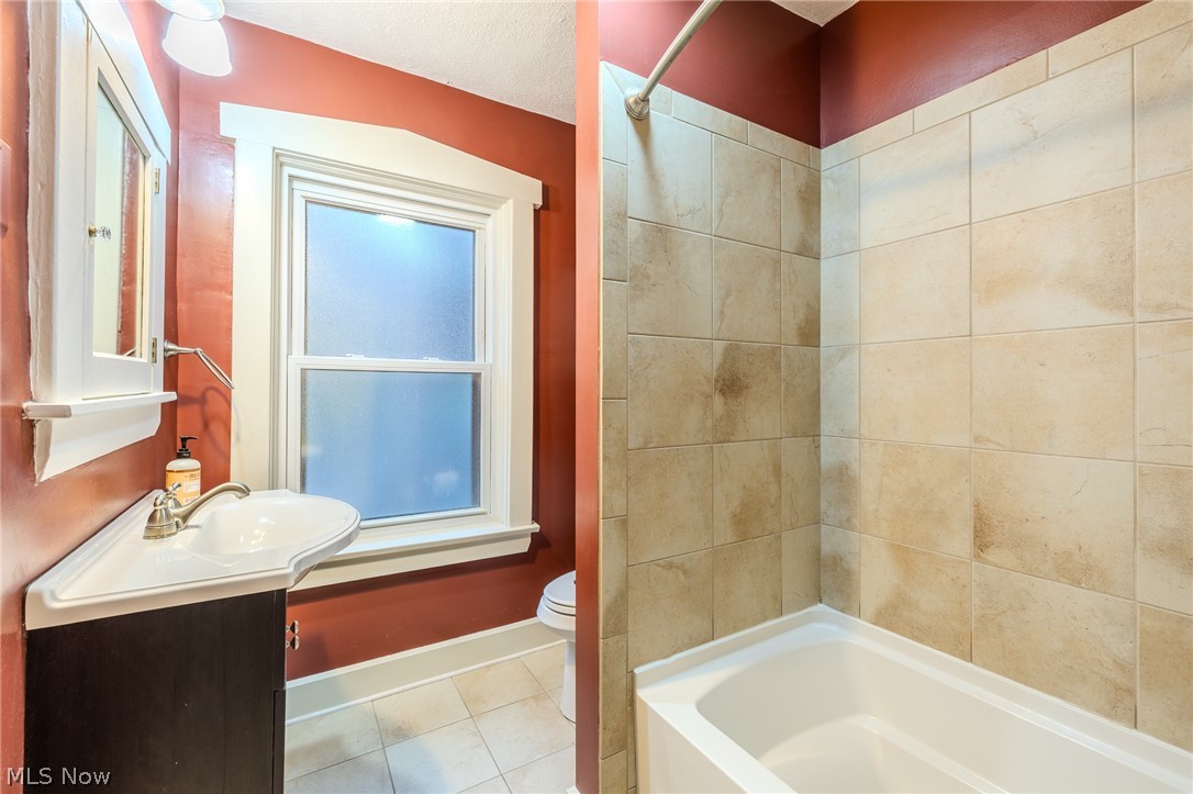 Reindeer Condo - Residential