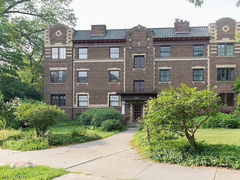 Reindeer Condo - Residential