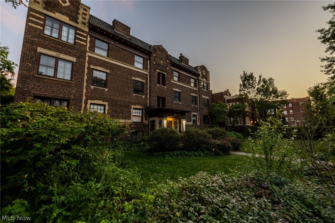 Reindeer Condo - Residential