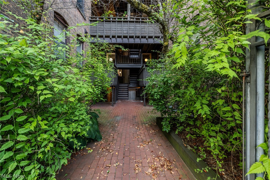 Reindeer Condo - Residential