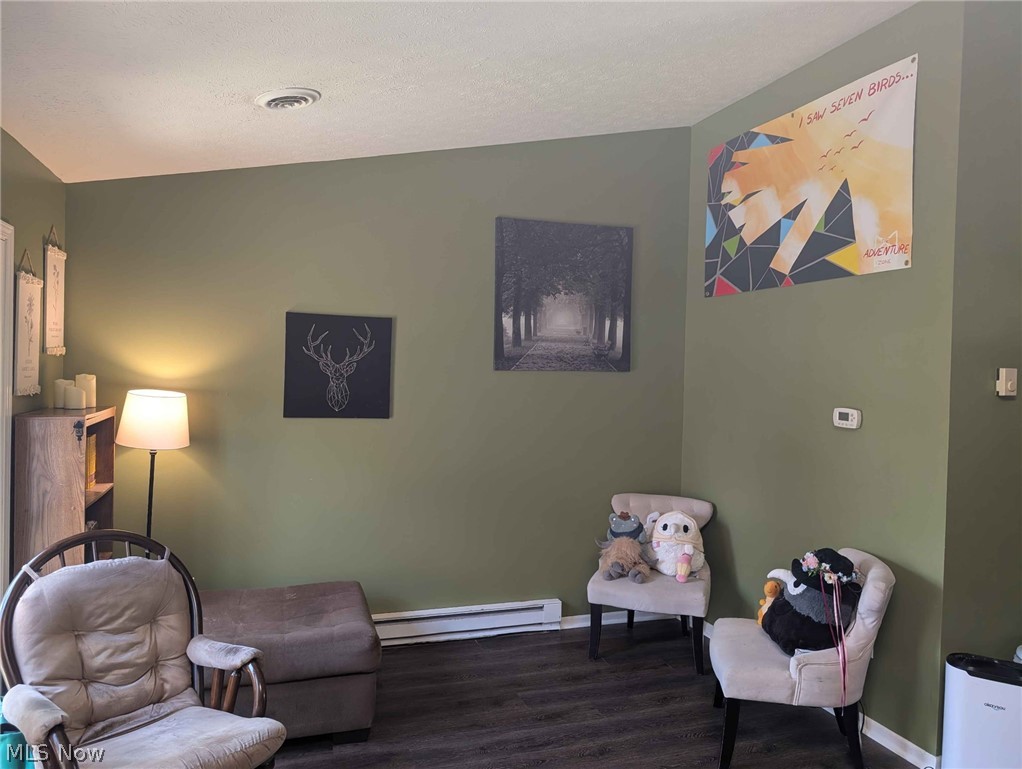 Creekside Vill - Residential