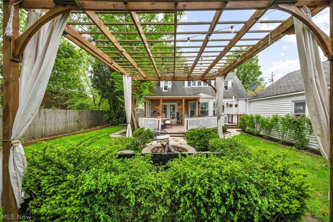 W H Lucas Cos Lakeview Road S - Residential