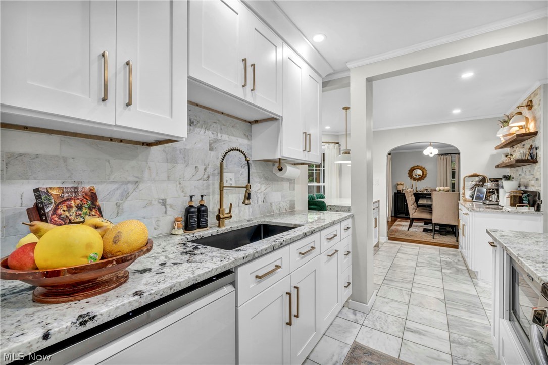 W H Lucas Cos Lakeview Road S - Residential