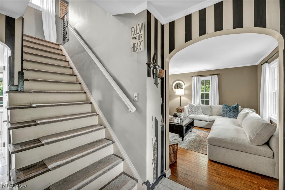 W H Lucas Cos Lakeview Road S - Residential