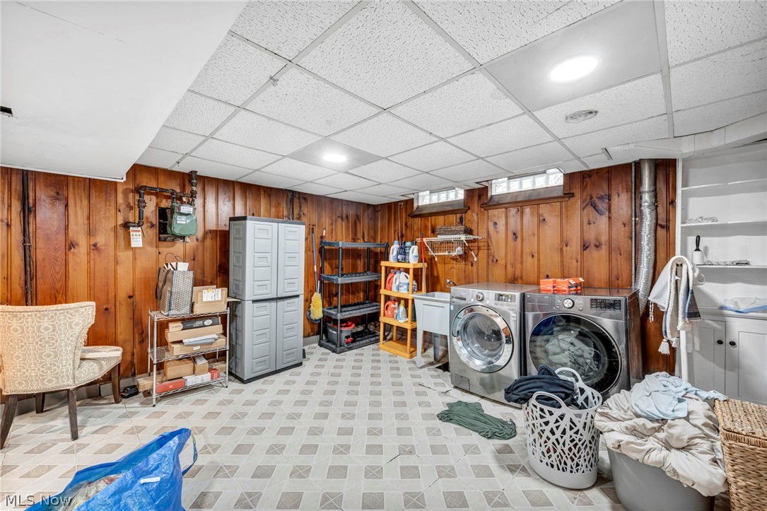W H Lucas Cos Lakeview Road S - Residential