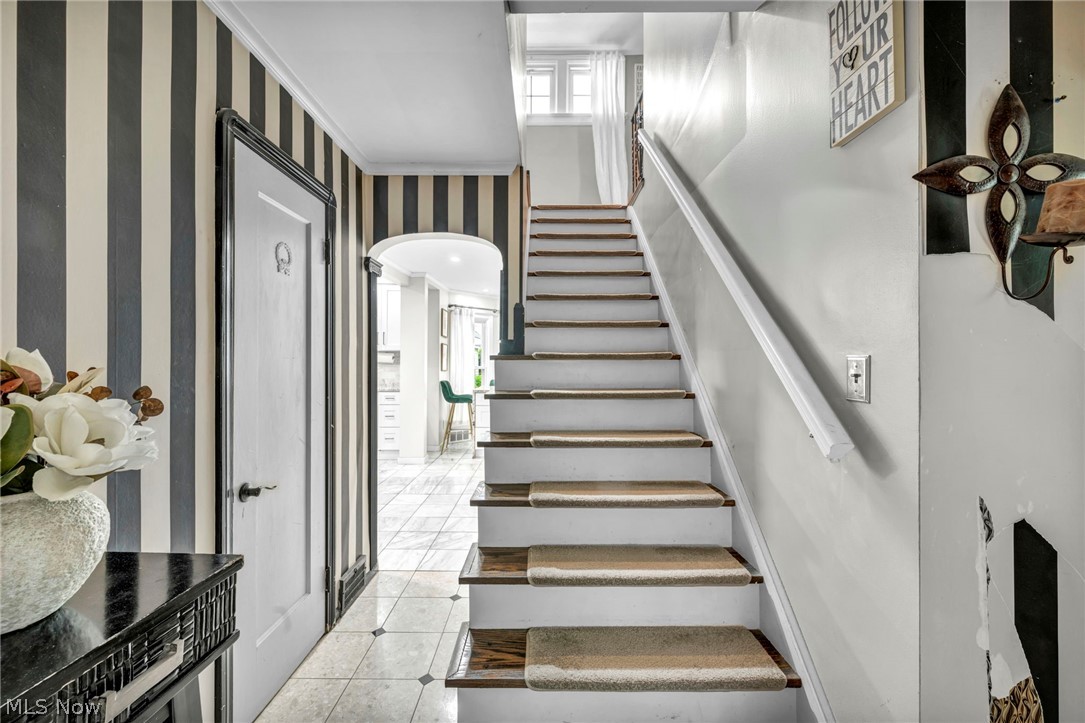 W H Lucas Cos Lakeview Road S - Residential