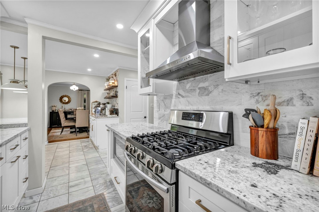 W H Lucas Cos Lakeview Road S - Residential