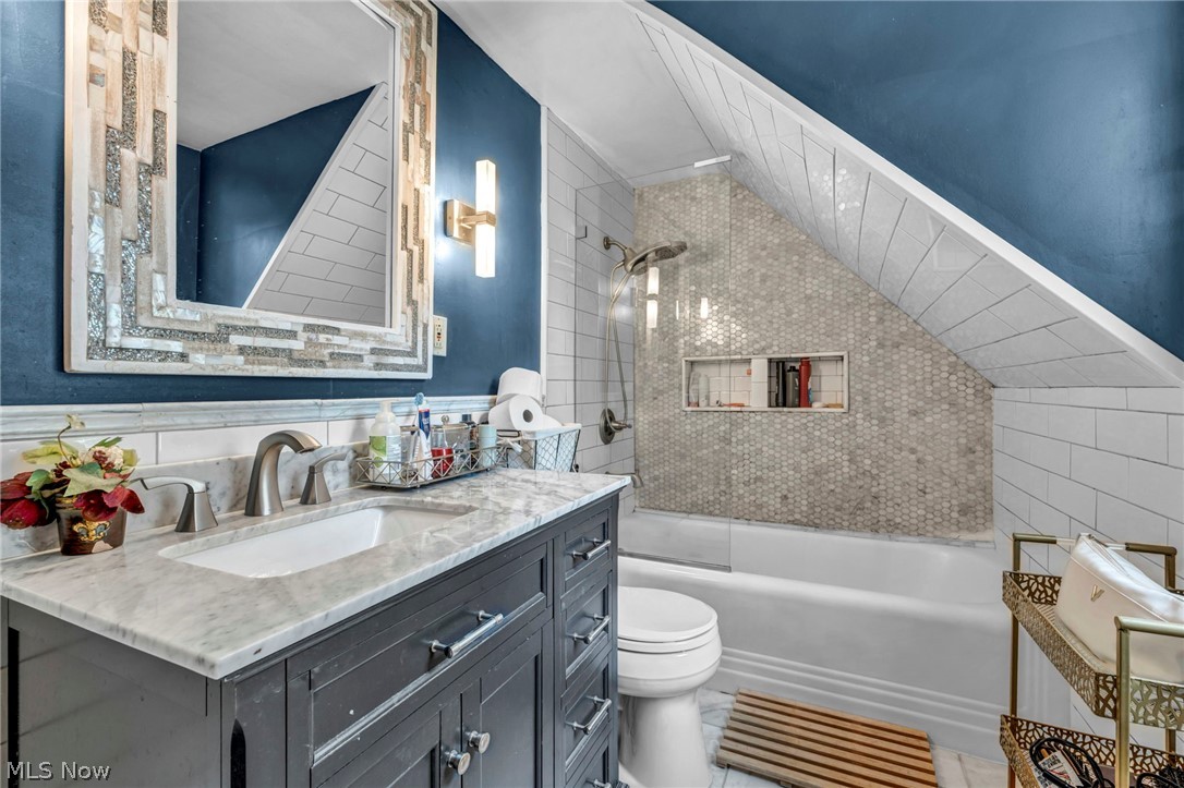 W H Lucas Cos Lakeview Road S - Residential