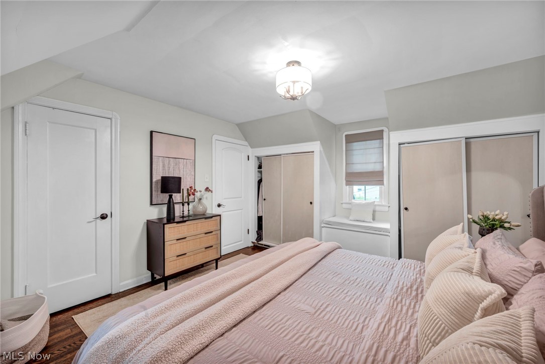 W H Lucas Cos Lakeview Road S - Residential