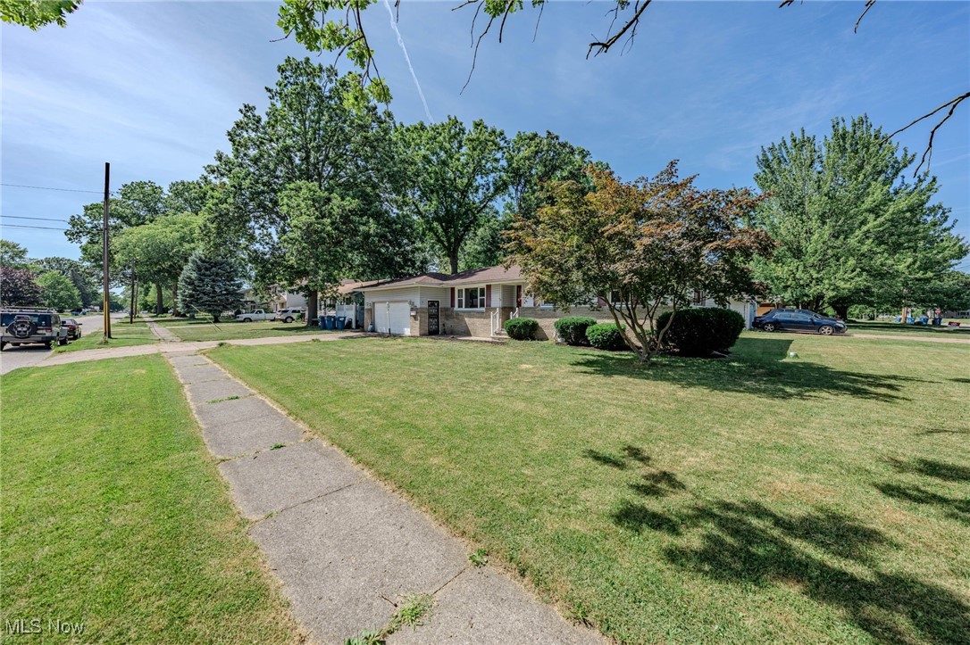 2735 Larkmoor Street